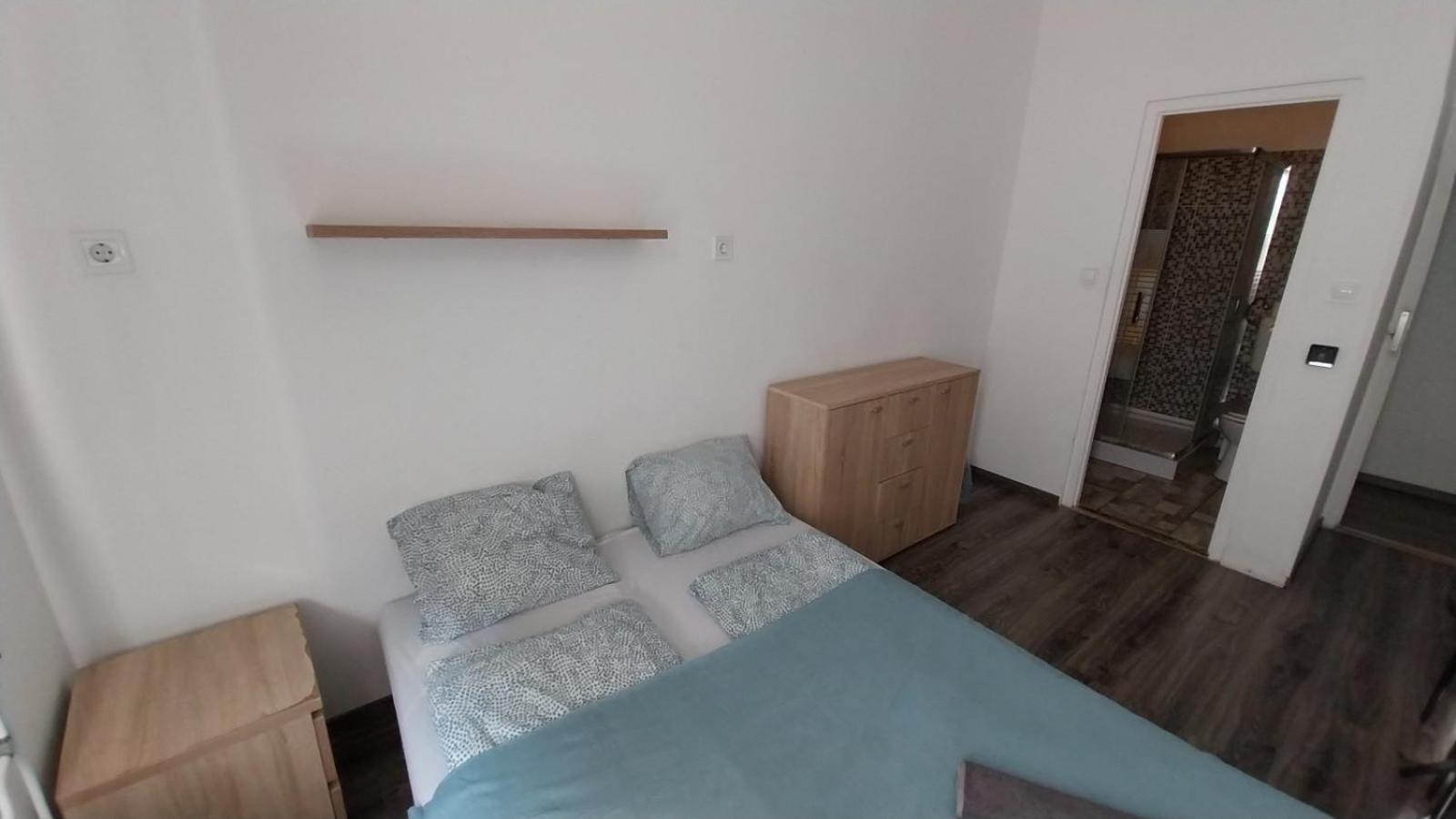 Aradi Rooms With Private Bathroom In The City Centre 布达佩斯 外观 照片
