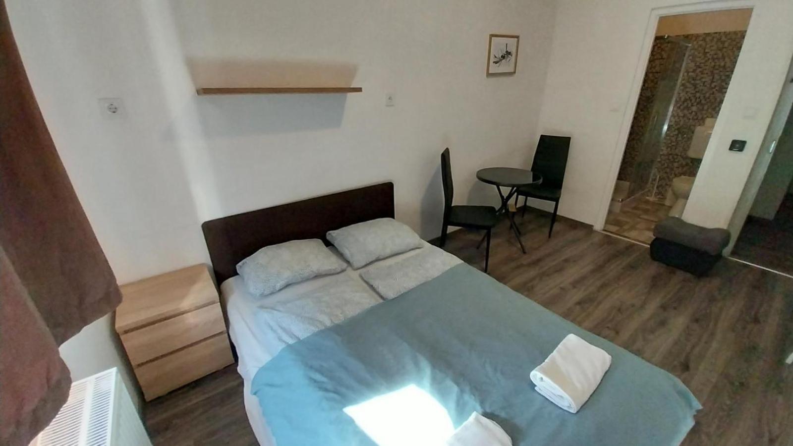 Aradi Rooms With Private Bathroom In The City Centre 布达佩斯 外观 照片