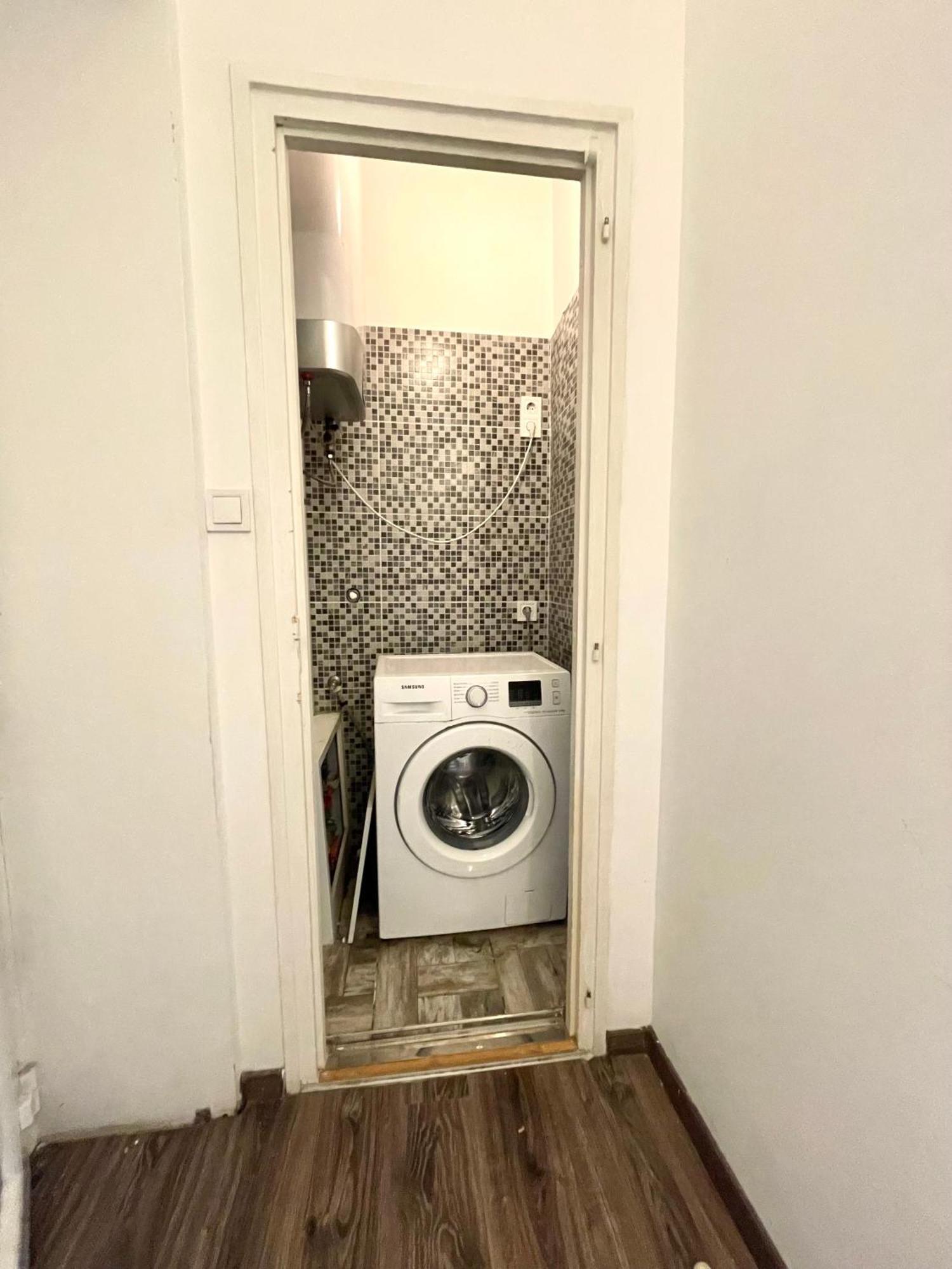 Aradi Rooms With Private Bathroom In The City Centre 布达佩斯 外观 照片