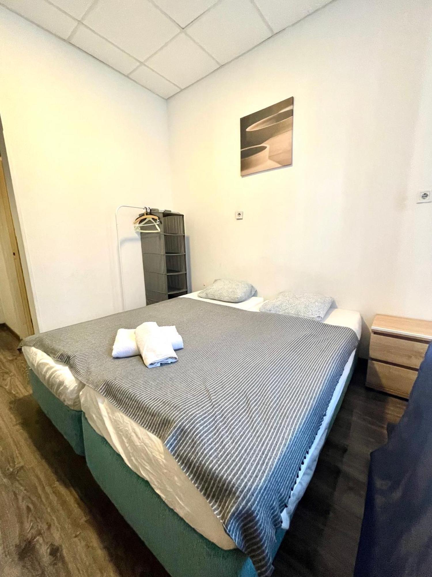 Aradi Rooms With Private Bathroom In The City Centre 布达佩斯 外观 照片