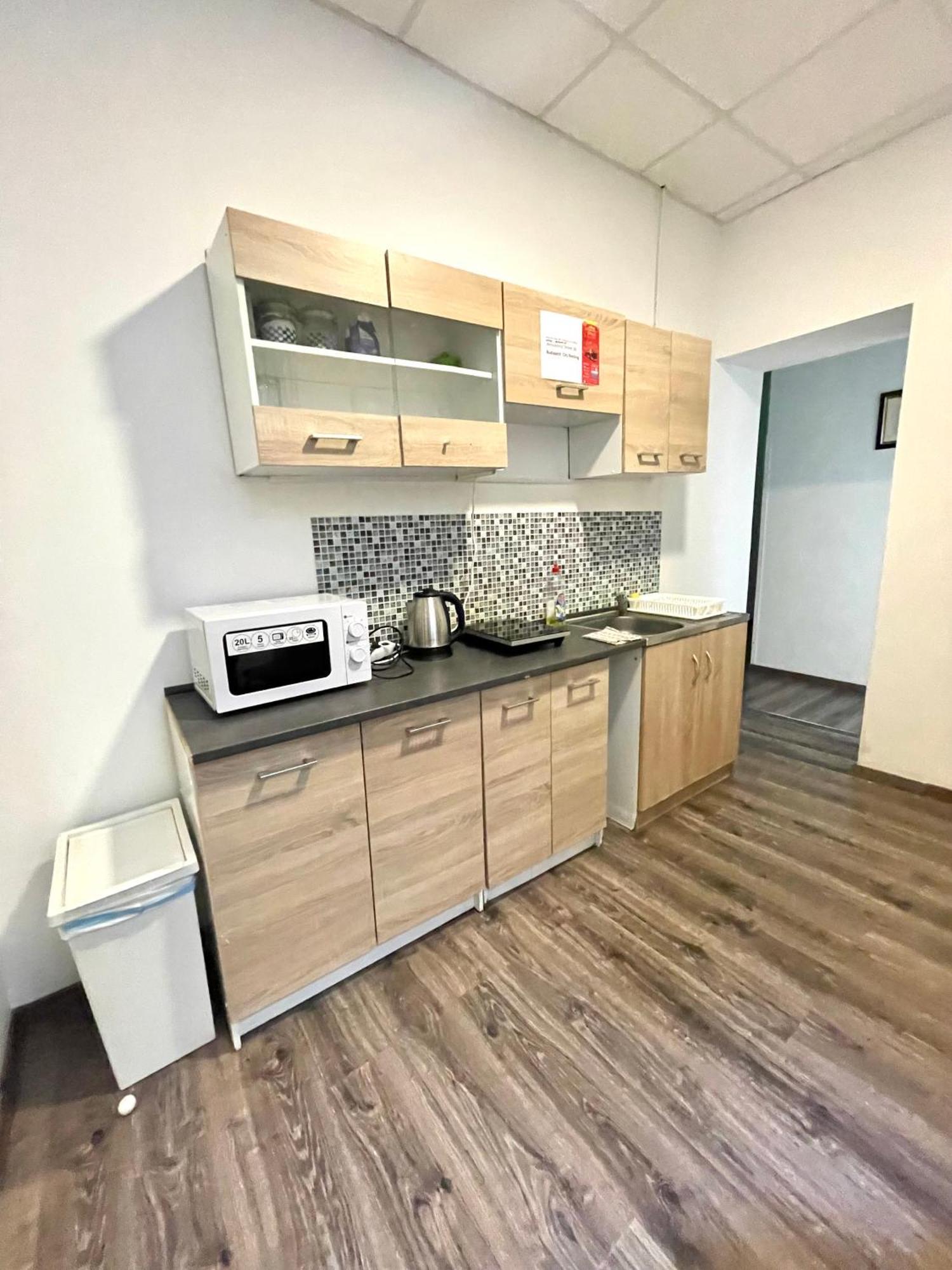 Aradi Rooms With Private Bathroom In The City Centre 布达佩斯 外观 照片